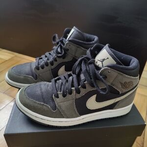 Jordan 1 Mid Military Olive (Women's)